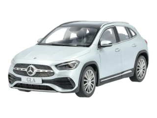 1:18 Mercedes GLA, SUV, AMG Line, H247 - Dealerské balení